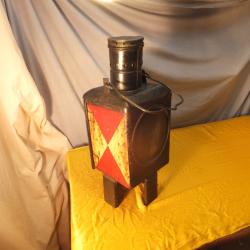 Tr&egrave;s belle et tr&egrave;s rare lampe SNCF.  Beaux souvenirs, du temps des trains &agrave; vapeur.