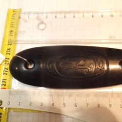 Plaque de couche de fusil de chasse. Marque : NF