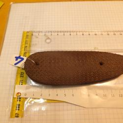 Plaque de couche de fusil de chasse.                                                             (4)
