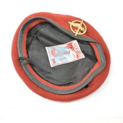 Beret rouge Arm&eacute;e Fran&ccedil;aise taille 53 Plein Ciel, insigne commandos de l'Arm&eacute;e de l'AIR
