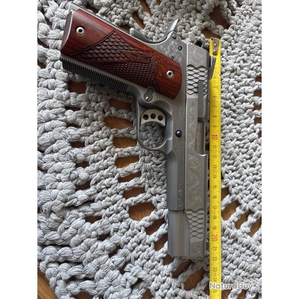 Pistolet 1911 Smith et Wesson Grav� 45acp