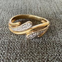 Bague en or massif 18 carats - 6 diamants- taille 53