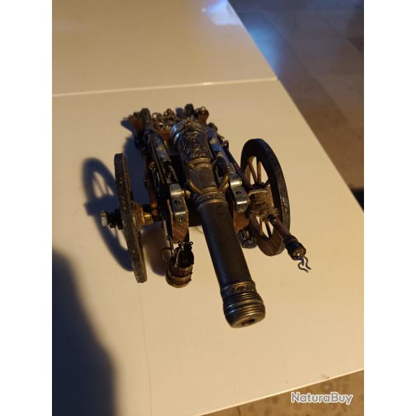 Canon r�plique qui tire poudre noire