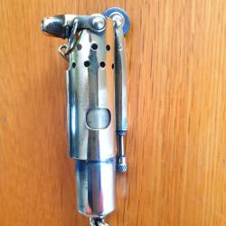 Magnifique briquet laiton ann&eacute;es 30.