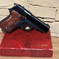 Pistolet Unique cal 22lr  + 1� sans prix de r&eacute;serve