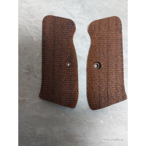 Plaquettes Bois partiellement quadrill�es de crosse Beretta 92 et 96 GRIPSA4U
