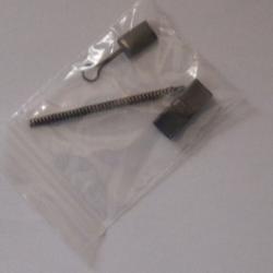 Un kit pi&egrave;ces de remplacement culasse FAMAS