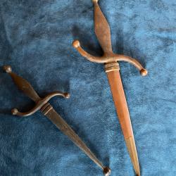 Lot de deux stylets anciens