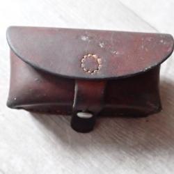 1939 : Trousse, pochette &agrave; mat&eacute;riel, entretien parabellum P06, P06/24 Suisse ou r&eacute;volver 1882/29.