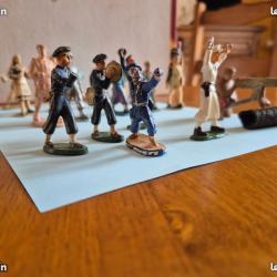 18 SOLDATS STARLUX ET AUTRES