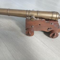 Tr&egrave;s beau canon de marine poudre noire? Tr&egrave;s beau mod&egrave;le r&eacute;duit d'une  pi&egrave;ce d'artillerie,