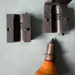 Moule &agrave; balle