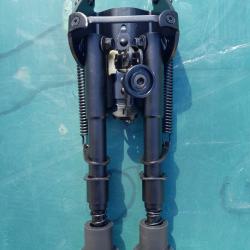 Bipied &agrave; grenadi&egrave;re