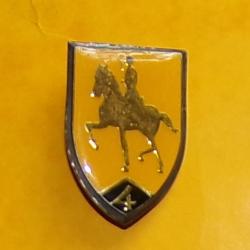 4&deg; R&eacute;giment de Cuirassiers, E.C.L, jaune, cavalier et 4 dor&eacute;, FABRICANT B.H MAYER , HOMOLOGATION SAN