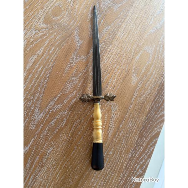 Ancienne dague pique couille collection