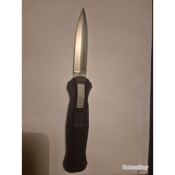 Un Benchmade Infidel d'occasion.