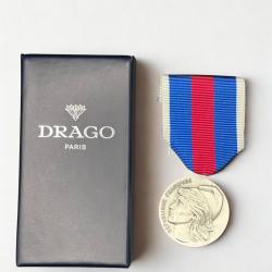 (104.001) M&eacute;daille des services militaires volontaires - Argent - Drago