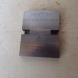 OUTIL DARMURIER :  SAILLIE DU PERCUTEUR POUR 100 MM MLE 1945