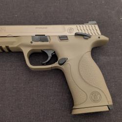 Je me s&eacute;pare de ma r&eacute;plique de poing