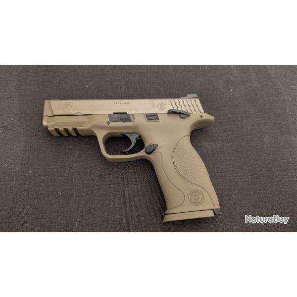 Je me s�pare de ma r�plique de poing