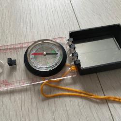 Livre randonn&eacute;e s'orienter + boussole