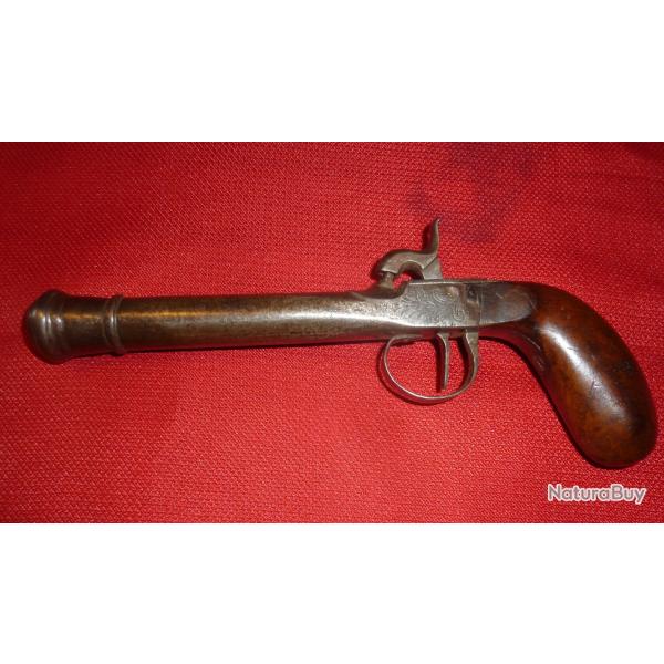 Grand pistolet � coffre � percussion