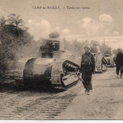CPA - CAMP de MAILLY - Tanks sur route N&deg;7571