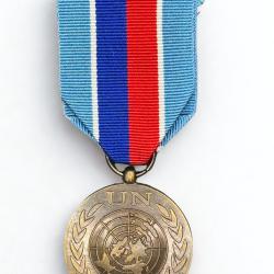 (103.009) M&eacute;daille ONU maintien de la paix Haiti Minuha