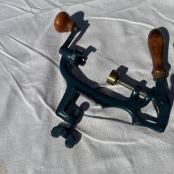 Sertisseur calibre 28