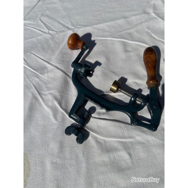 Sertisseur calibre 28