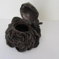 Encrier rose en r&eacute;gule 19e si&egrave;cle