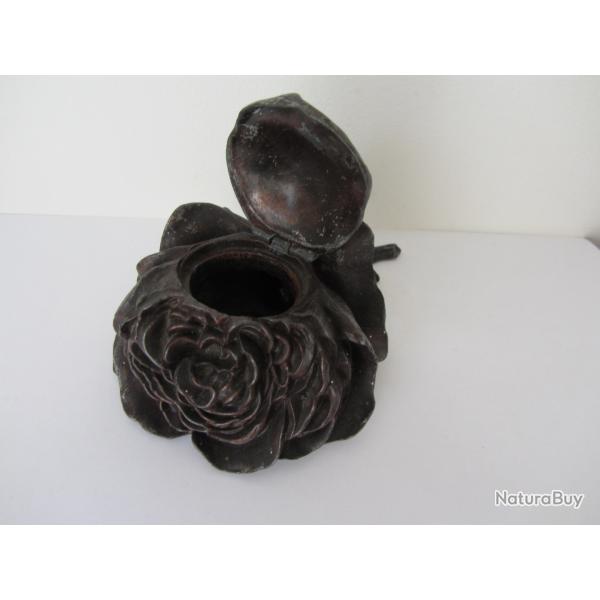 Encrier rose en r�gule 19e si�cle