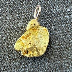 P&eacute;pite naturelle en or 22 / 24 K avec montage en or 18 carats - Origine : Australie