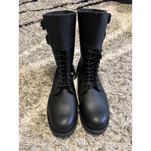 Bottes militaires fran�aises cuir v�ritable - neuves avec �tiquette - taille 43