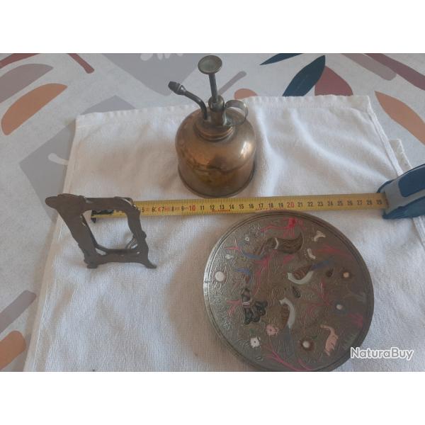 Lot laiton, assiette, burette parfum et cadre