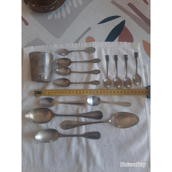 Lot argent timbale, cuill�res grandes , moyenne, petites