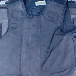 ENCHERE GILET PARE BALLES  TAILLE M TRES DISCRET