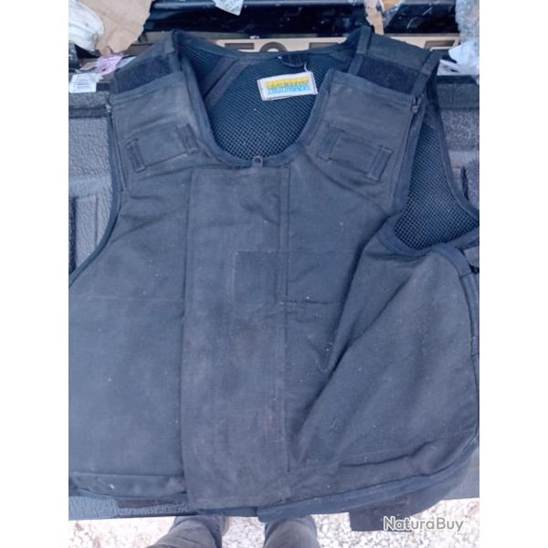 ENCHERE GILET PARE BALLES  TAILLE M TRES DISCRET