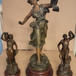 Lot de 3 status en r&eacute;gule sign&eacute;es (Ahmed, M&eacute;lodie, Marika)