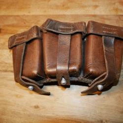 Cartouchi&egrave;re de MAUSER K98k en cuir Fauve r&eacute;ceptionn&eacute; par la Luftwaffe