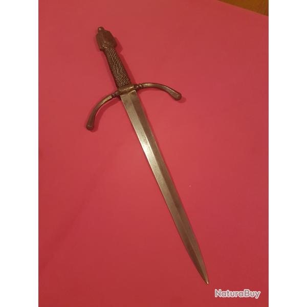 Grande Dague dite "Main Gauche"