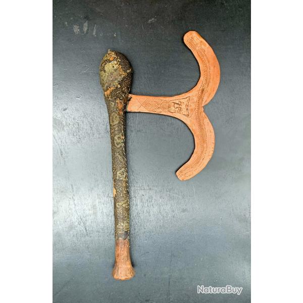 BELLE HACHE TRADITIONNELLE SONGYE, PEUPLE BANTOU, CONGO, COGN�E EN CUIVRE FORGE, AFRICAIN