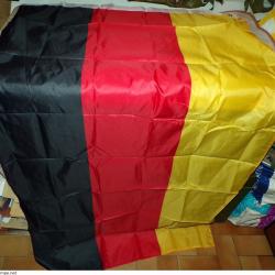 DRAPEAU DE L'ALLEMAGNE&nbsp;, DIMENSION 150 CM X 90 CM , DEUX OEUILLETS POUR LE SUSPENDRE , ETAT NEUF VOI