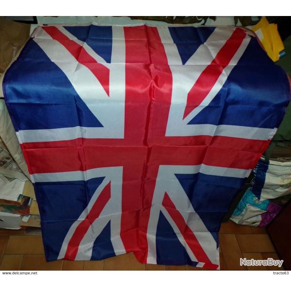 DRAPEAU DU ROYAUME UNI , DIMENSION 150 CM X 90 CM , DEUX OEUILLETS POUR LE SUSPENDRE , ETAT NEUF VOI