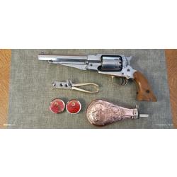 REVOLVER PIETTA 1858 CAL 36 PIETTA 1975 PATINE ANTIQUE PAS UN POIL DE JEU AVEC TOUT SUR LES PHOTOS.