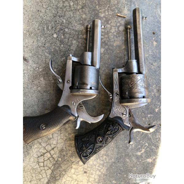 Lot de 2 revolvers � broche calibre 7 mm