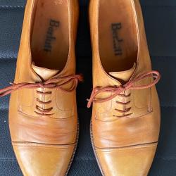 Berluti Derbies Talbino en cuir patine jaune T 42,5 ou 8.1/2