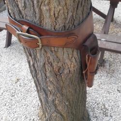 Ceinturon et etui western