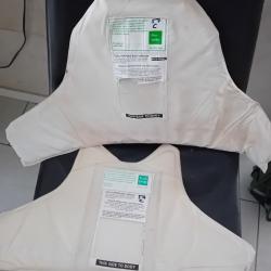 Ench&egrave;re lot de 2 plaques balistiques contre les armes de poings et les lames AEGIS 58X35 et 50x29 cm