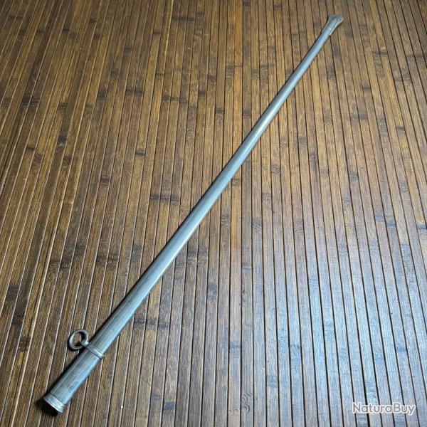 FOURREAU �P�E - SABRE TR�S BON ETAT NICKEL� AVEC UN ANNEAU DE SUSPENTE